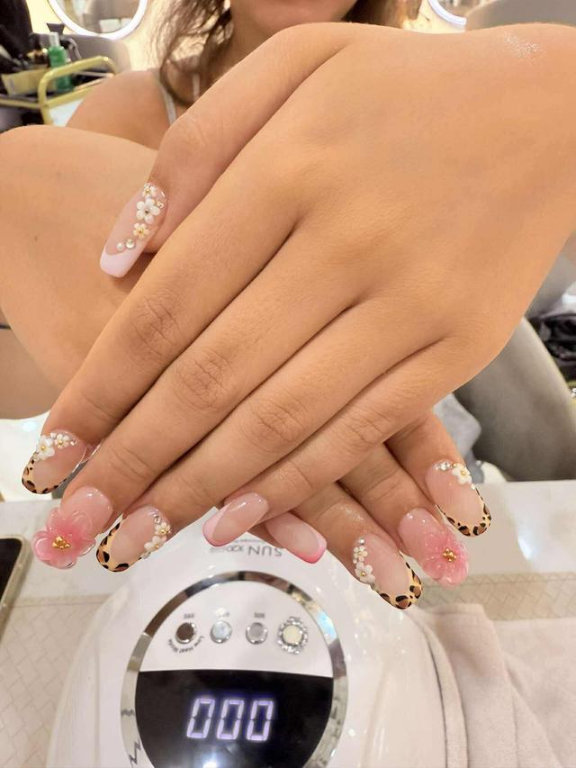 pink-nail